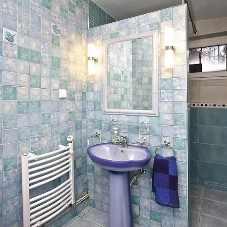 Large Holiday Home, Summer Pool, Sauna, Whirlpool * Sasino