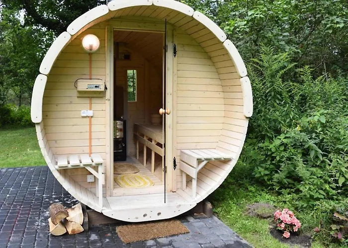 Large Holiday Home, Summer Pool, Sauna, Whirlpool Nyaraló