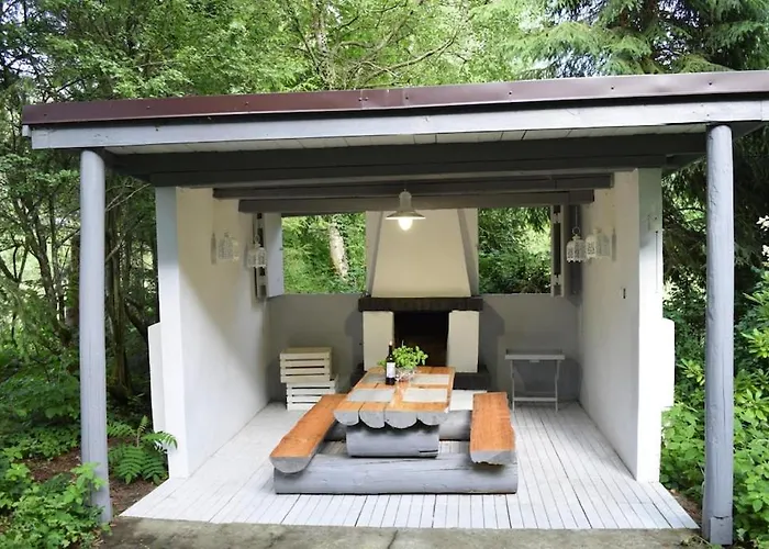 Large Holiday Home, Summer Pool, Sauna, Whirlpool *