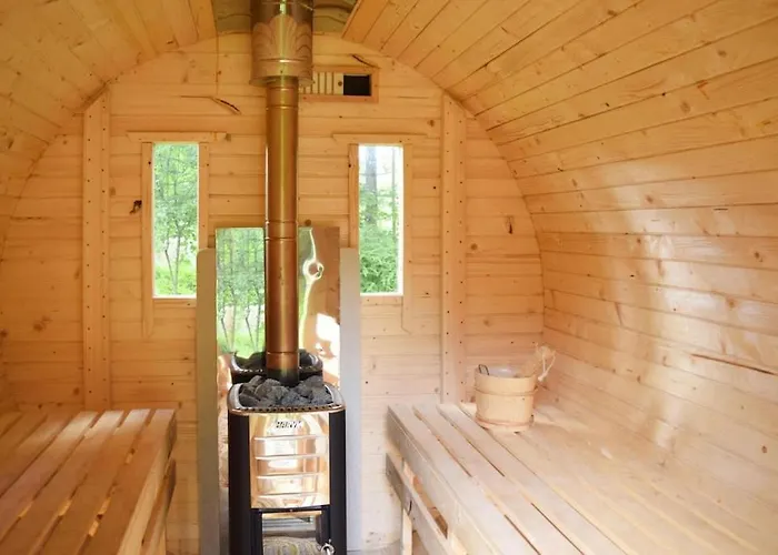 Large Holiday Home, Summer Pool, Sauna, Whirlpool *